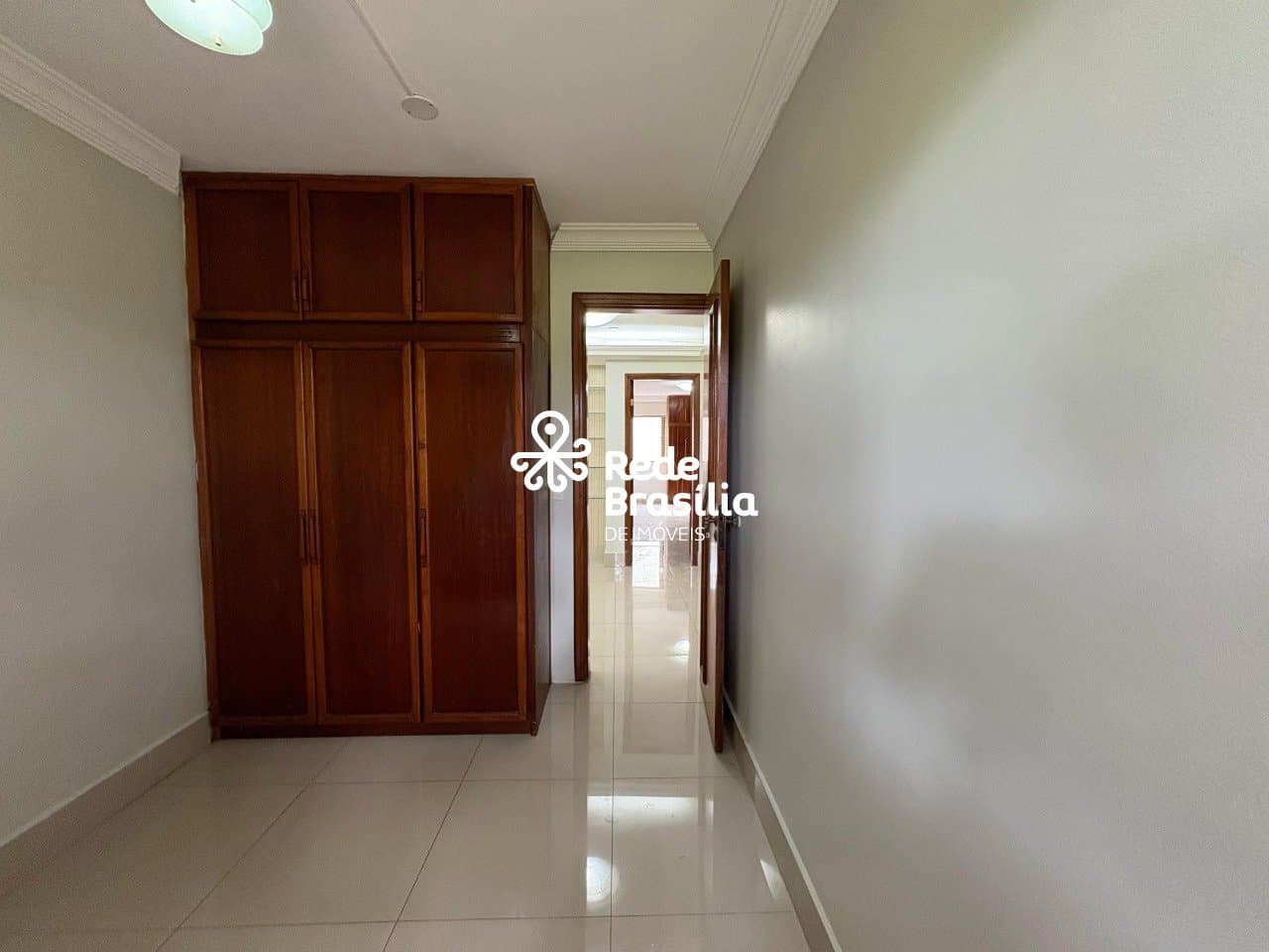 Imagem da propriedade RM1802 18