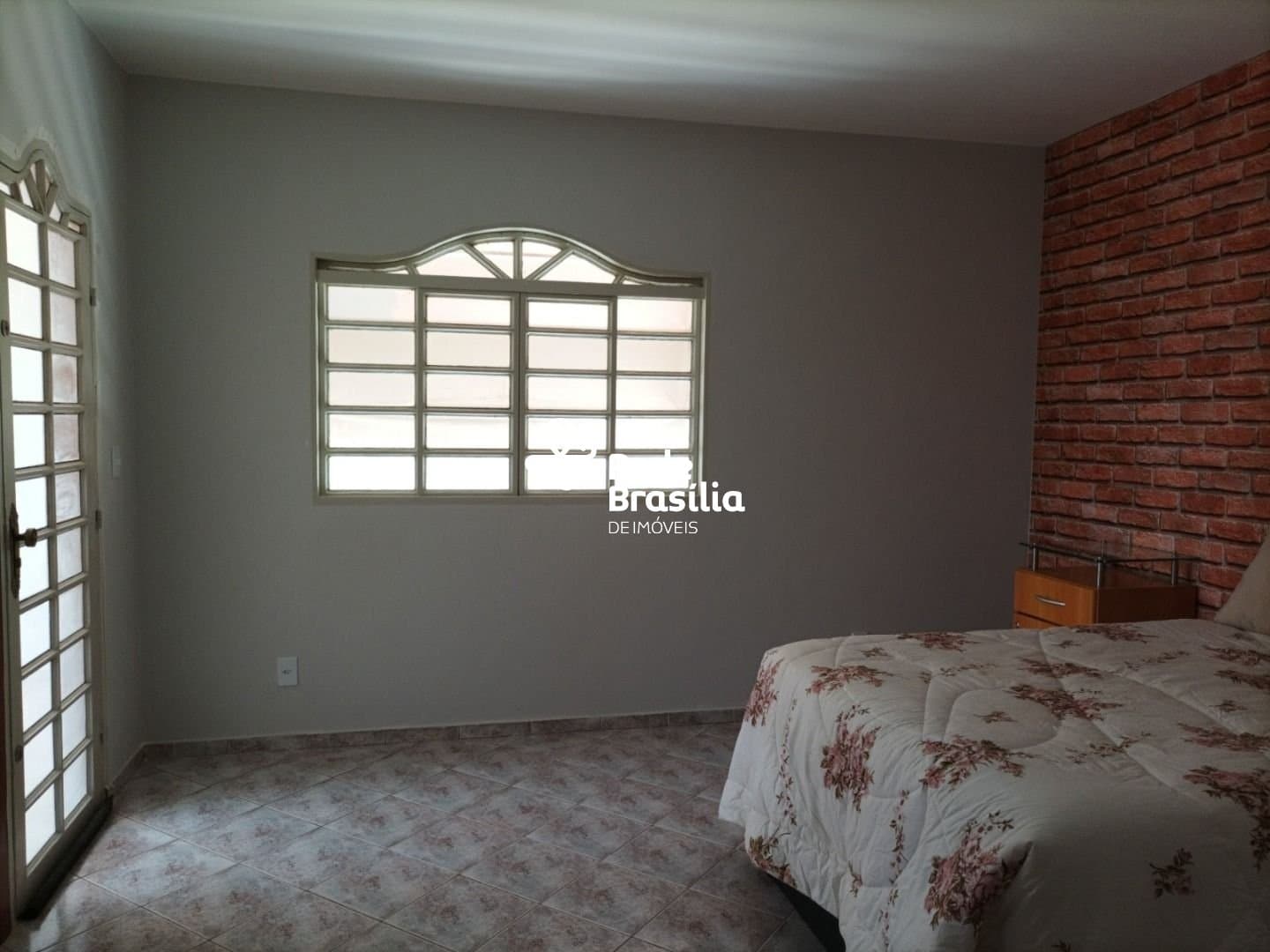 Imagem da propriedade UB1322 9