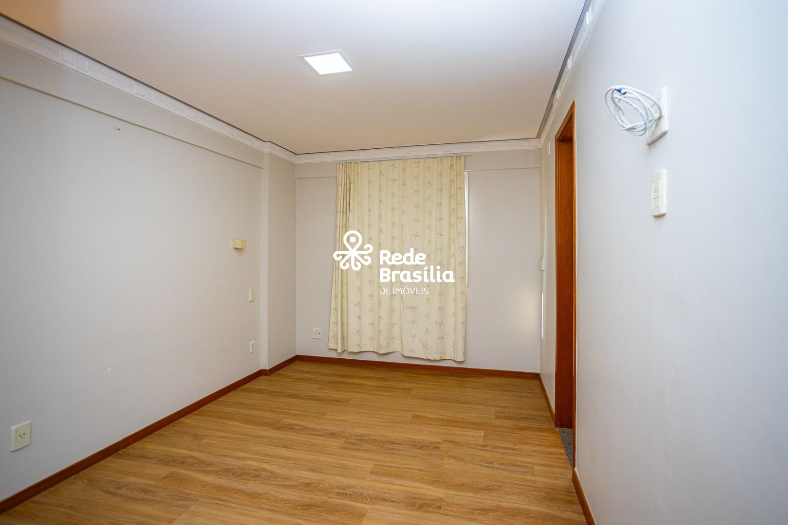 Imagem da propriedade UB1333 22