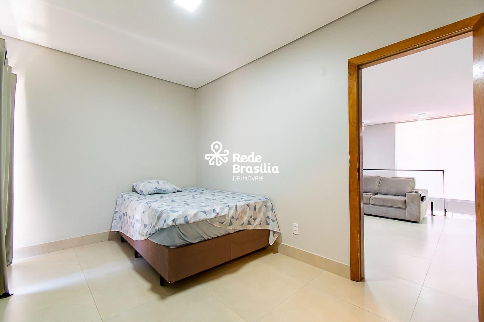 Imagem da propriedade UB911 32