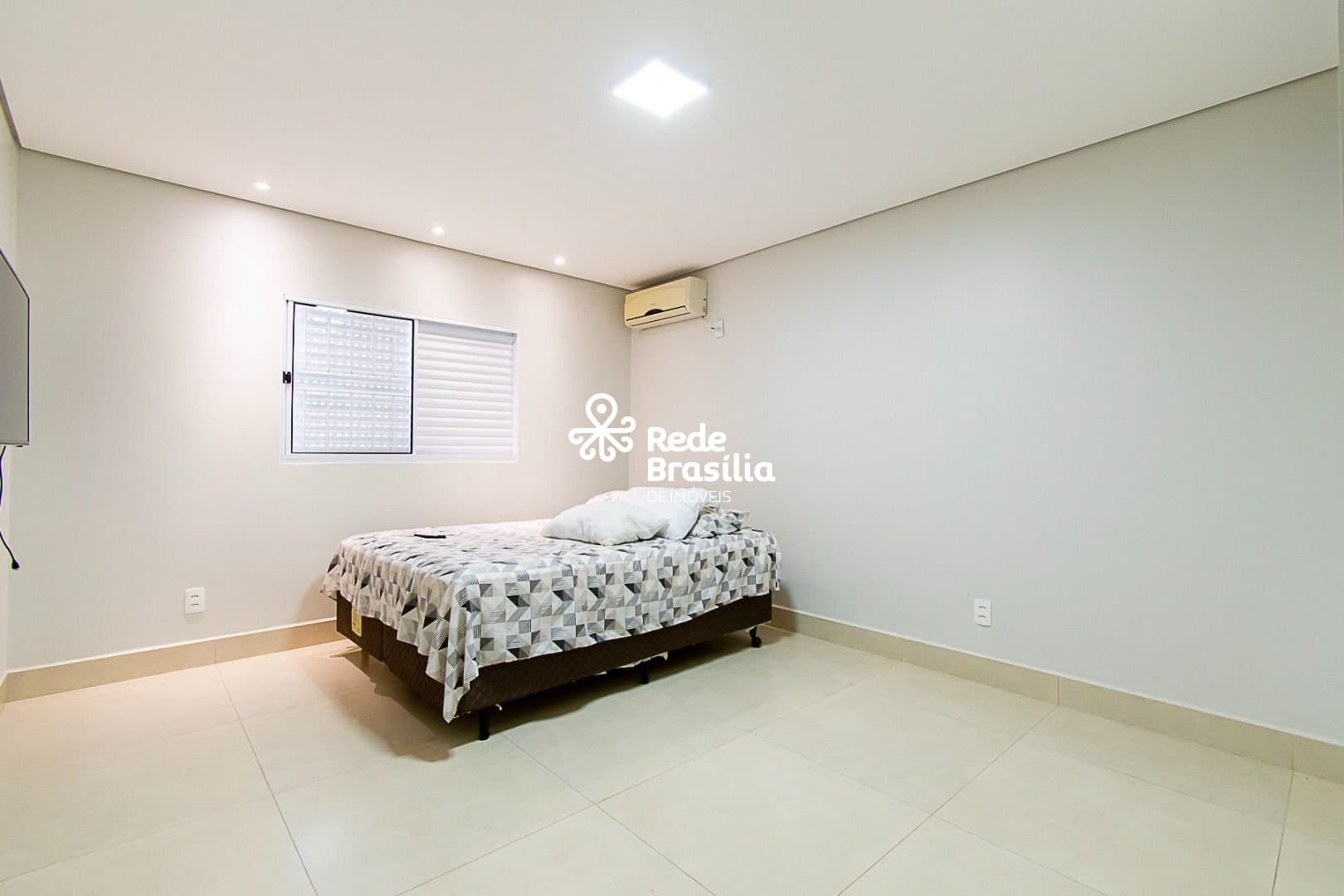 Imagem da propriedade UB911 45