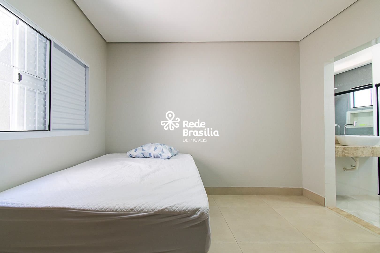Imagem da propriedade UB911 36