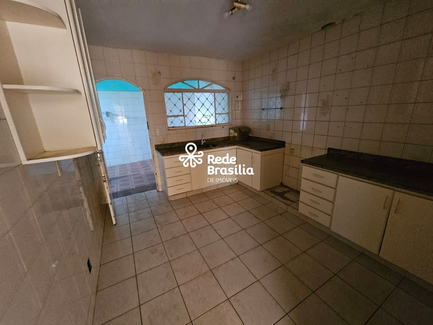 Imagem da propriedade UB996 64